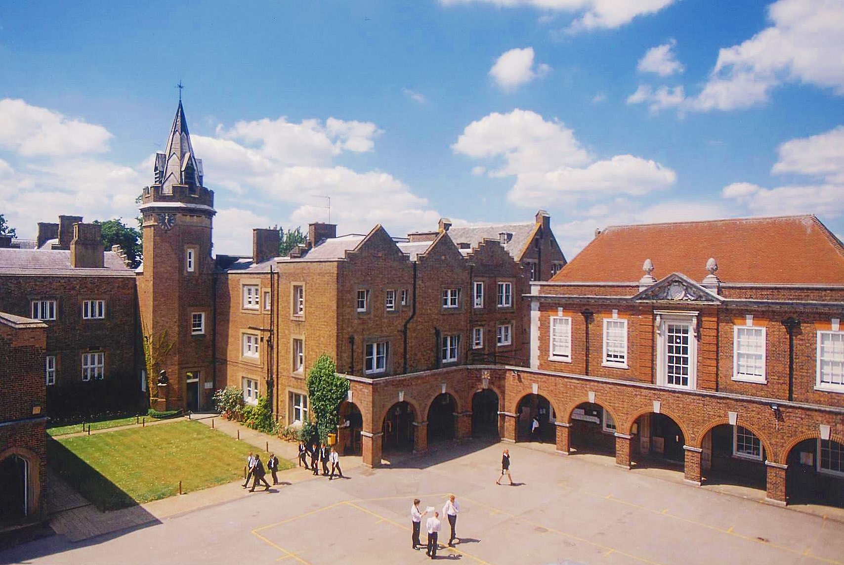 Aldenham School Grounds